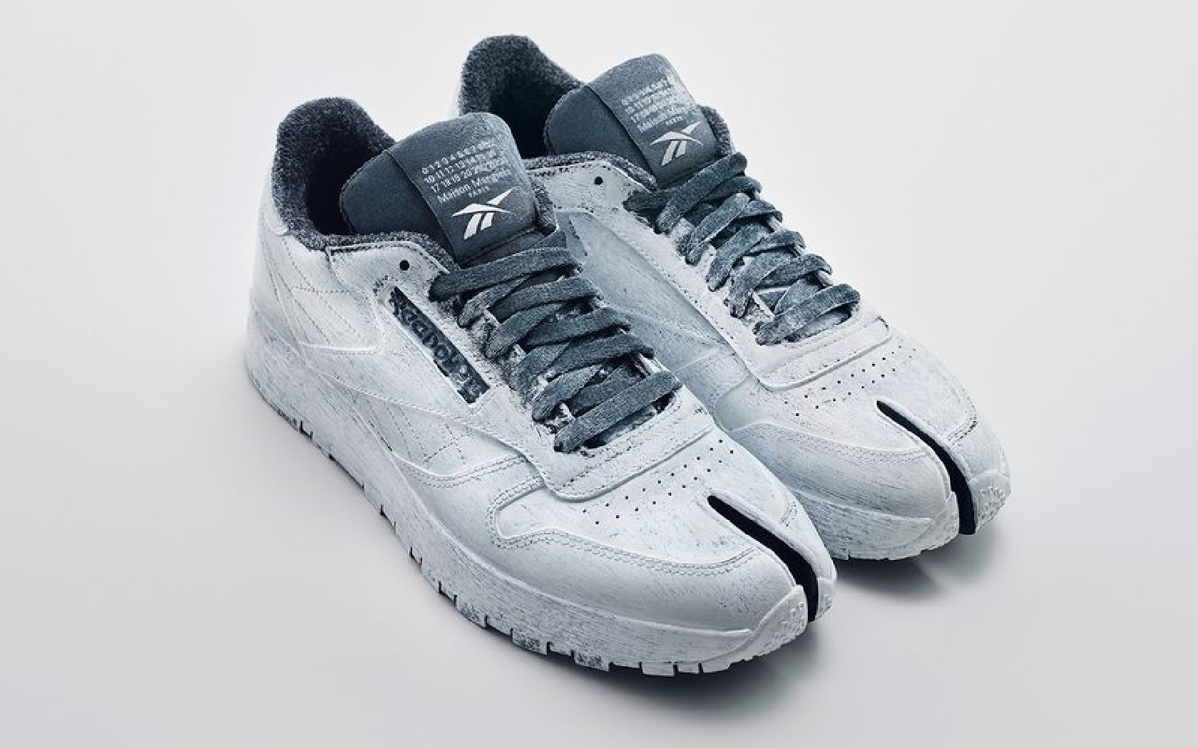 Maison Margiela - Reebok - Classic Leather Tabi - Bianchetto - Magazine